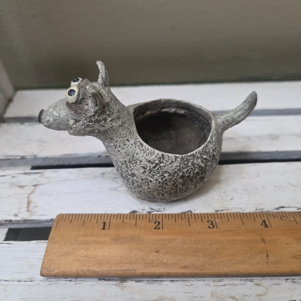 Barney the Dog Blob House Planter Small Resin Pup Desk Statue Mini Succulents
